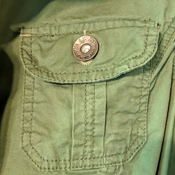 Vest - Picture 2 of 5